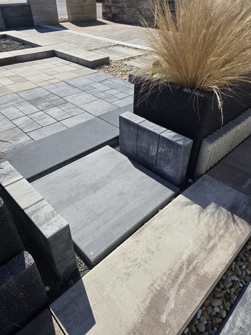 NOVATOR SOLO 60x60 – kalcyt szaro-stalowy